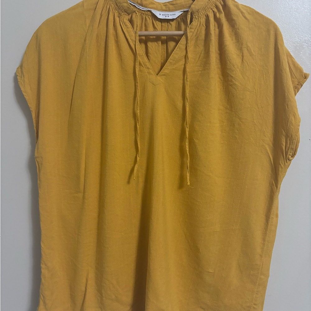 Women’s Denver Haynes Short Sleeved Blouse size S